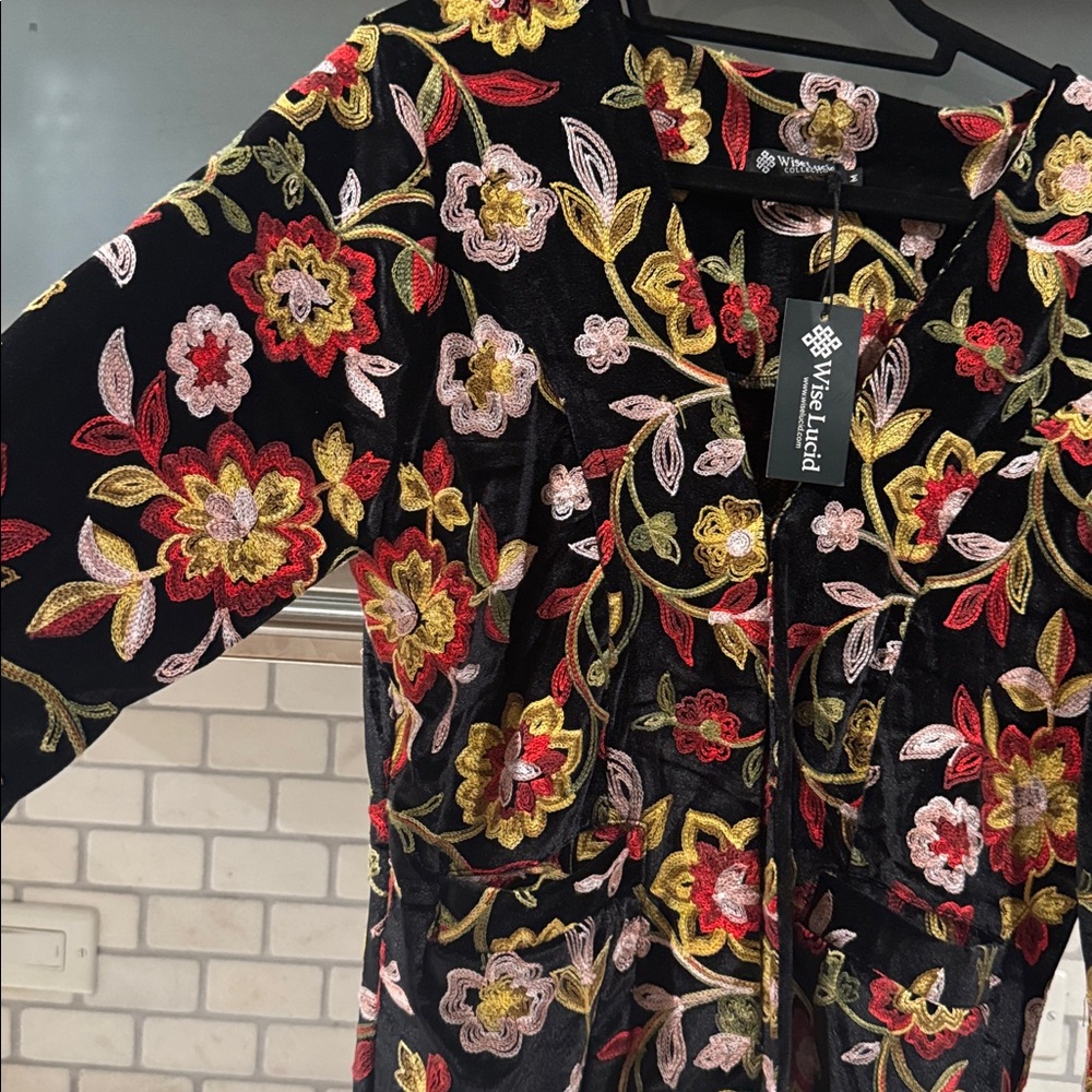 Wise Lucid Embroidered Floral Jacket/dress Size M NWT - Picture 4 of 5